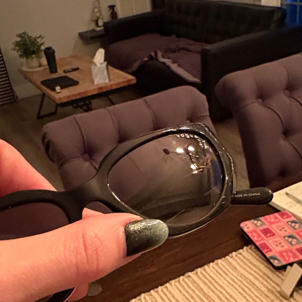 Vogue x Hailey Bieber Black Sunglasses - Picture 5 of 5